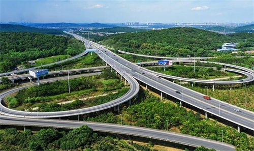 乃东钢筋套筒应用于高速公路